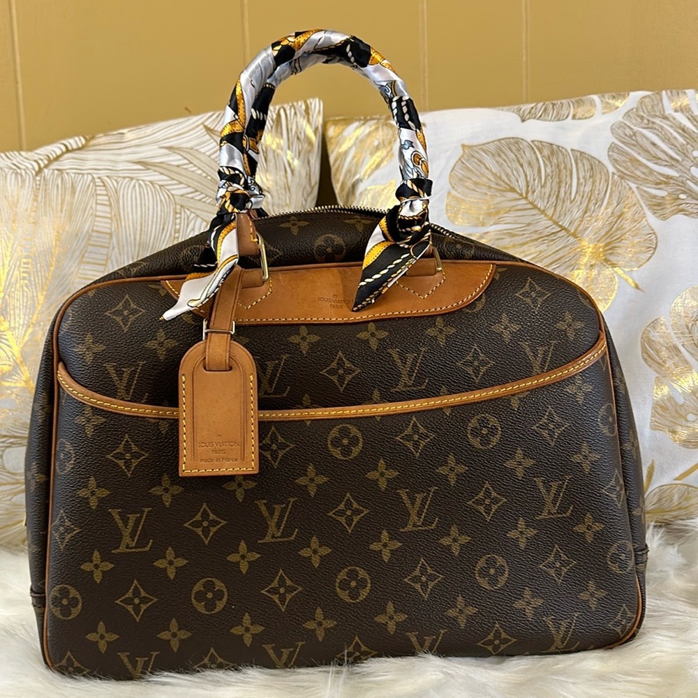 Louis Vuitton Women's Pre-Loved Deauville, Monogram